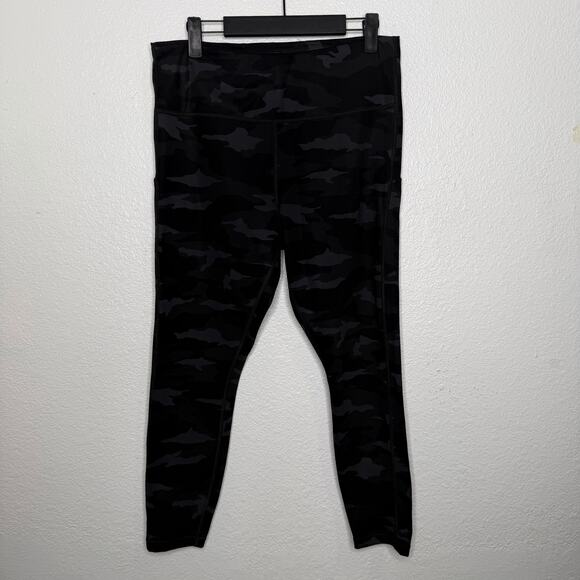 Athleta Womens Leggings Size L Black Ultimate Camo 7/8 Tight Camouflage - Picture 1 of 14